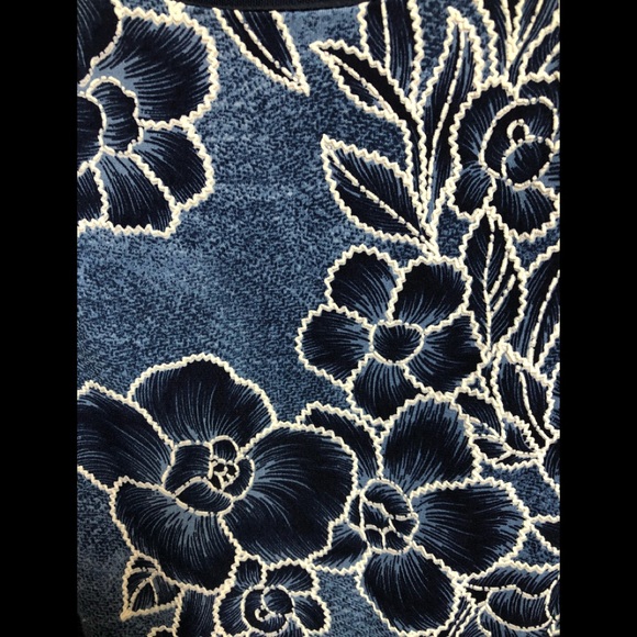 Soft and feminine popover puff print dress. 🌷 - Picture 4 of 5